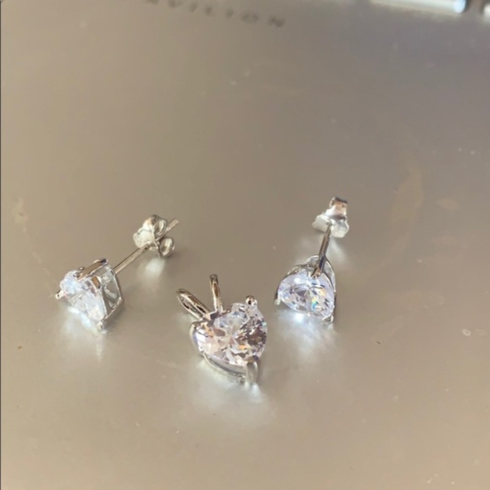 New Silver 3pc set Heart Necklace and Earrings